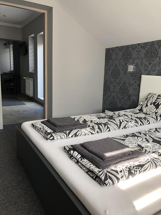 Tardosi Vendeghaz Hotel มิชโคลซ์ ภายนอก รูปภาพ